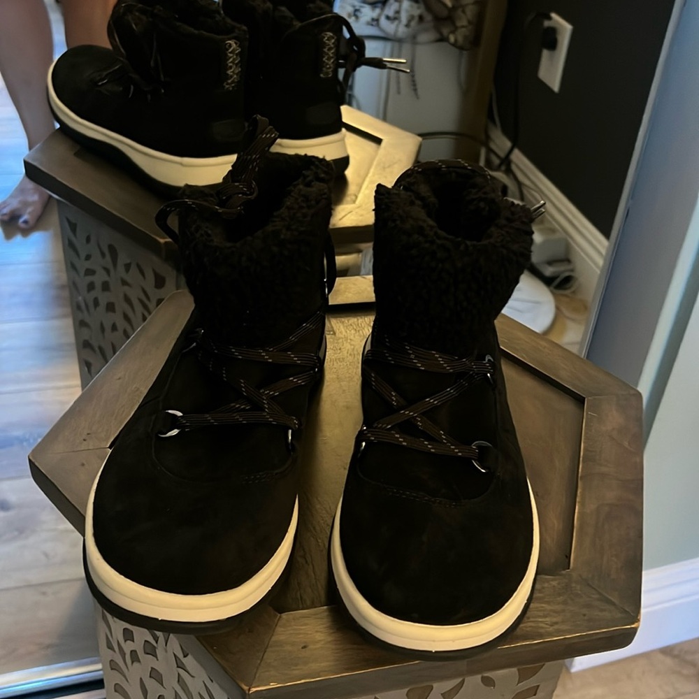 🛑 1 hour sale. UGG, Black S/n 1143836 Lakesider Heritage Lace Boots Size 8.5 - Picture 3 of 9